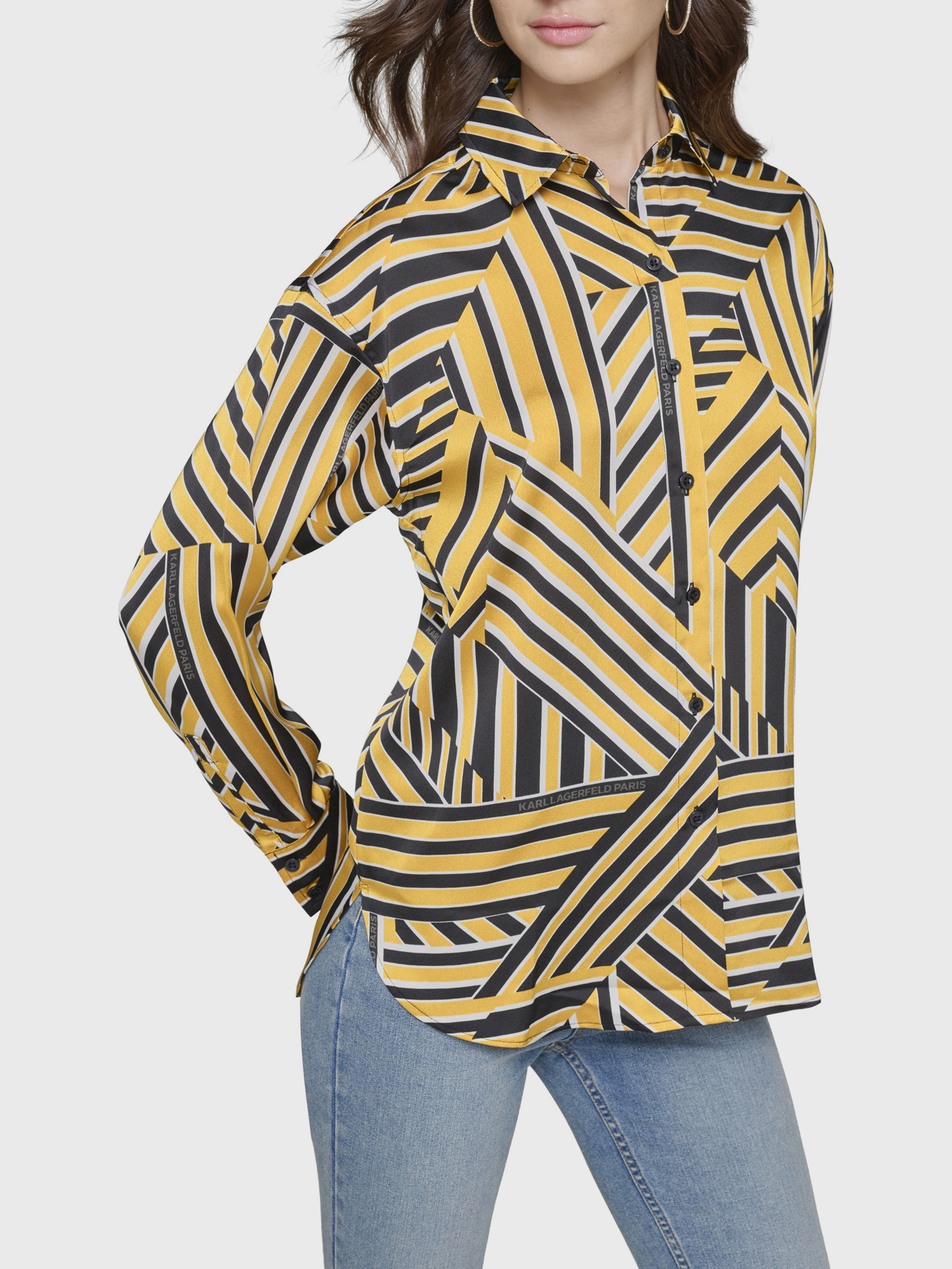 BLUSA CON PRINT GEOME TRICO - 1