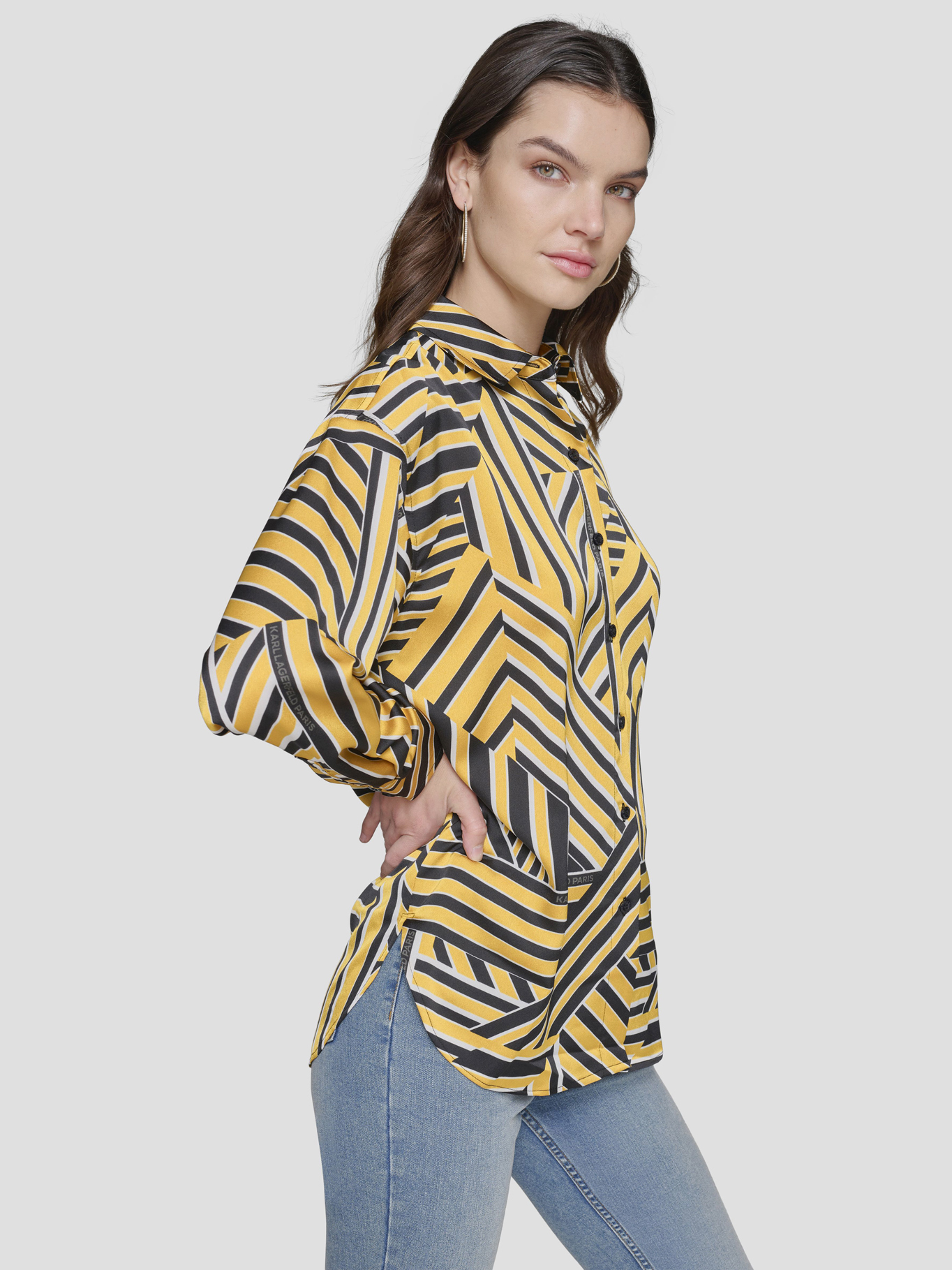 BLUSA CON PRINT GEOME TRICO - 2