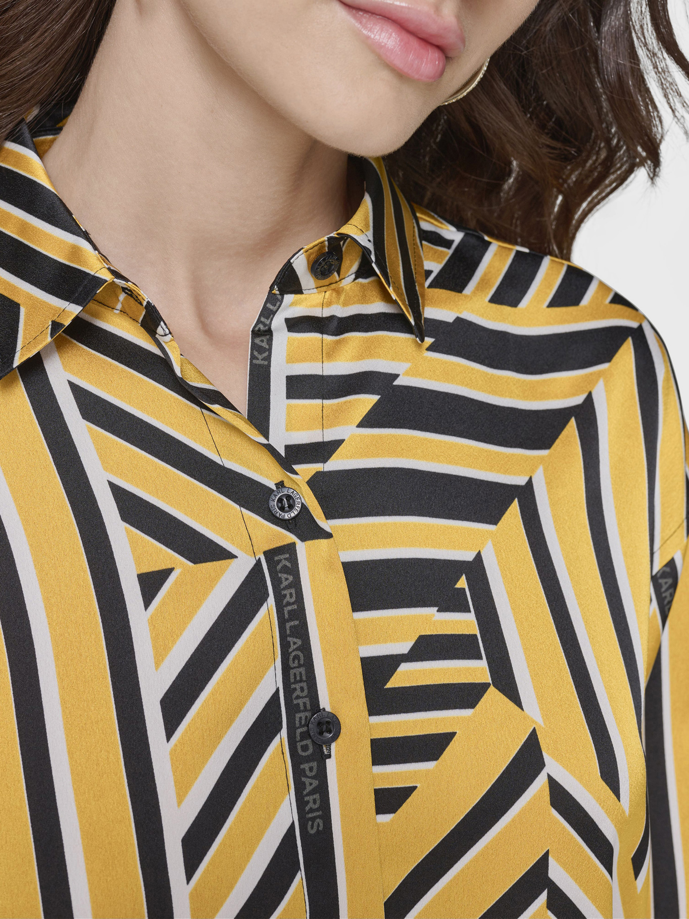BLUSA CON PRINT GEOME TRICO - 4