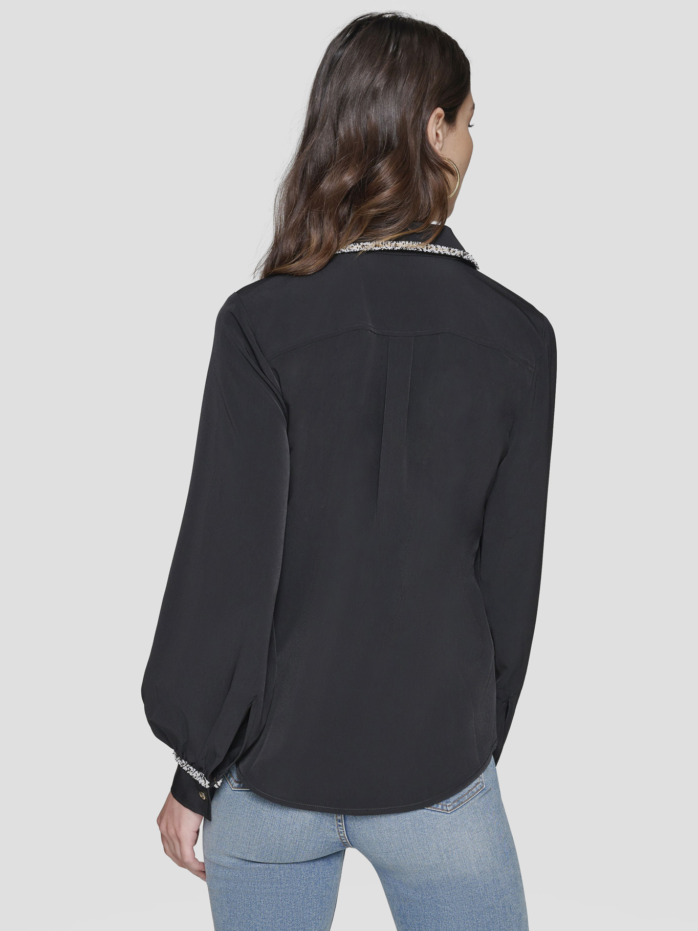 BLUSA CON DETALLES DE FLECOS - 2