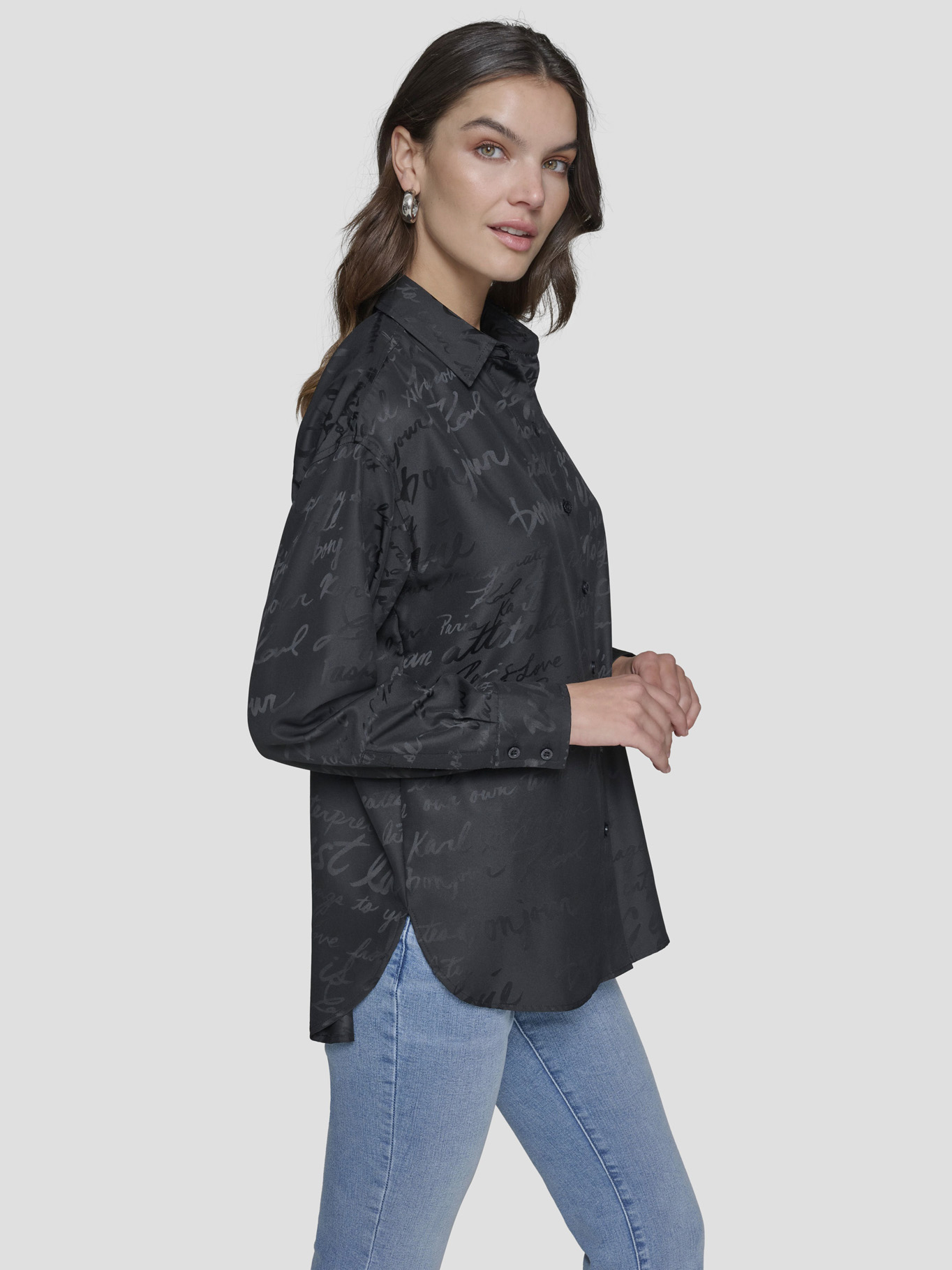 CAMISA OVERZISE CON ESTAMPADO TONAL - 4