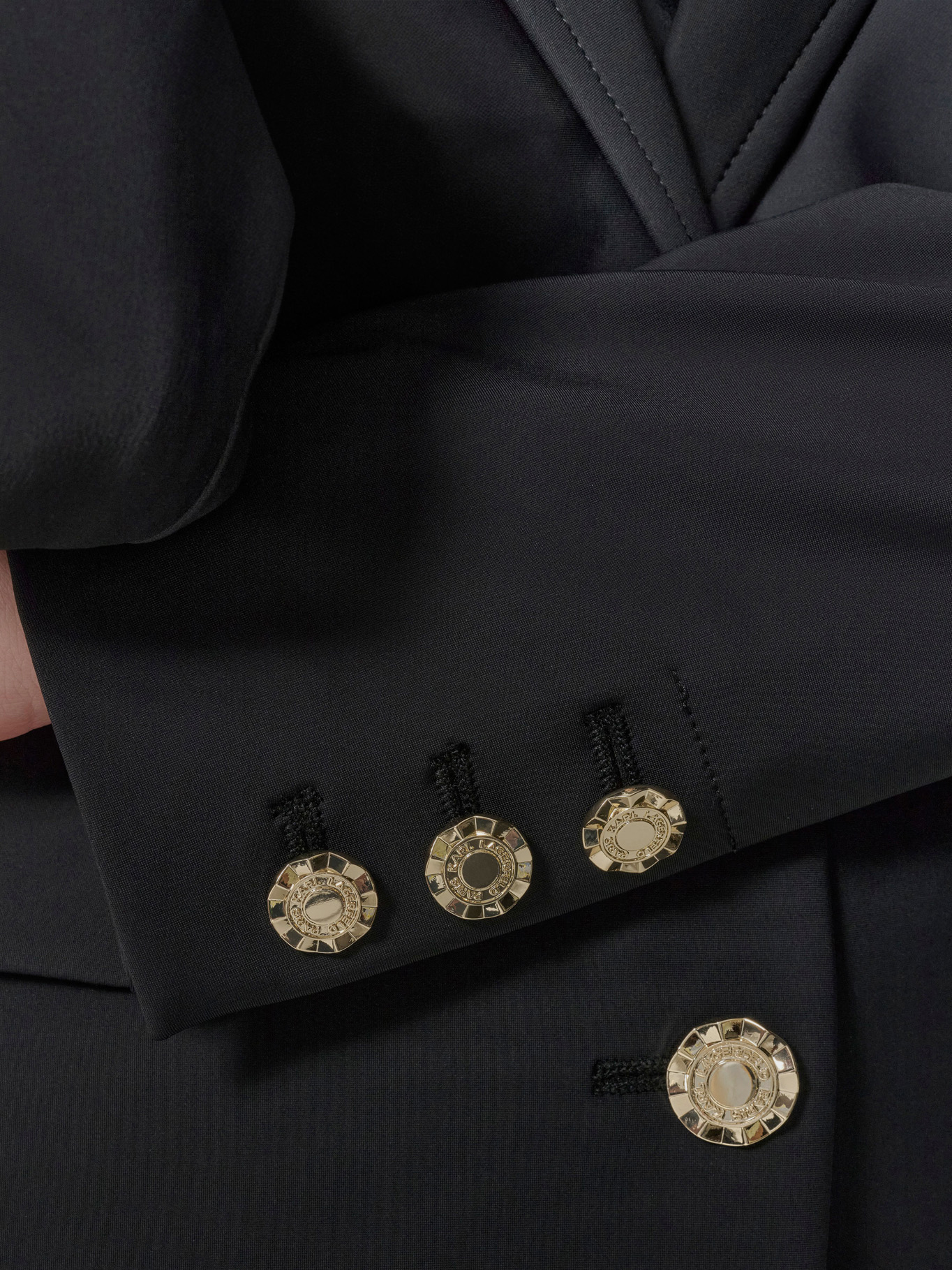 BLAZER CON DETALLE DE CADENA - 6