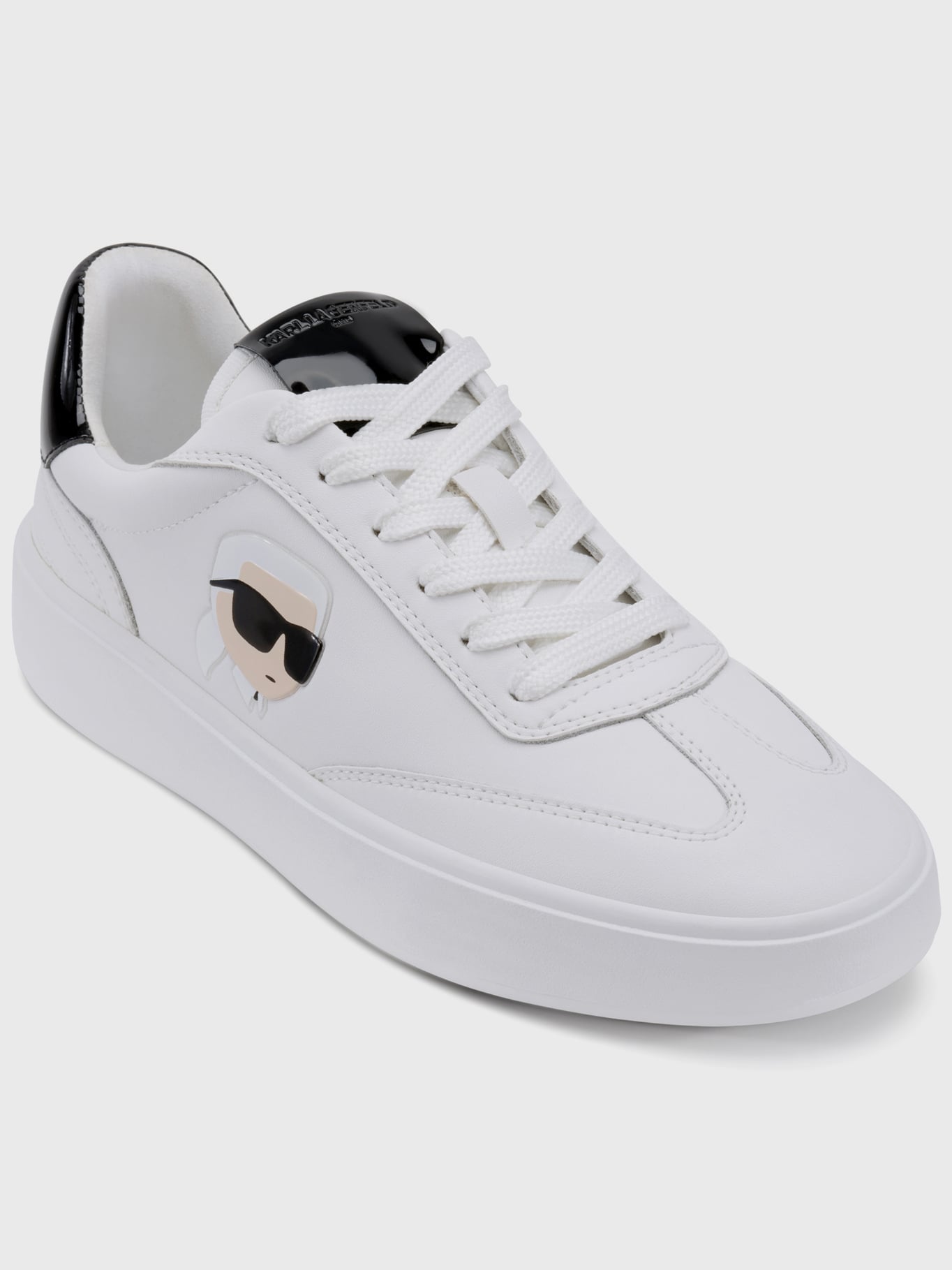 ZAPATILLAS CON CORDONES - SUMAVA - 1