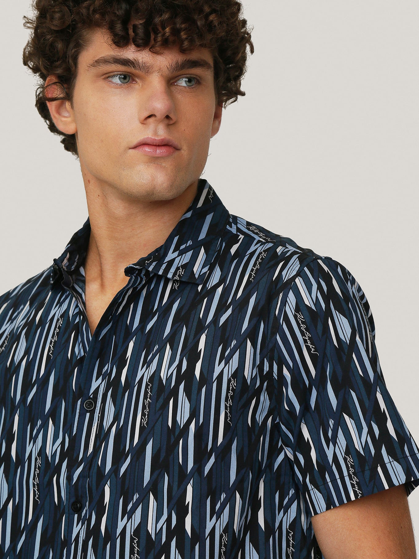 CAMISA CON ESTAMPADO GEOME TRICO - 5