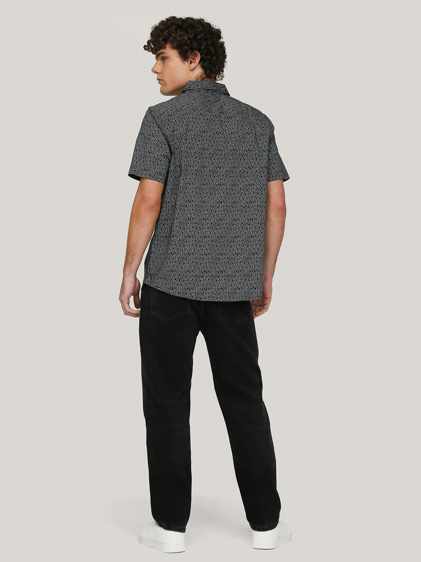 CAMISA CON ESTAMPADO TOTAL - 3