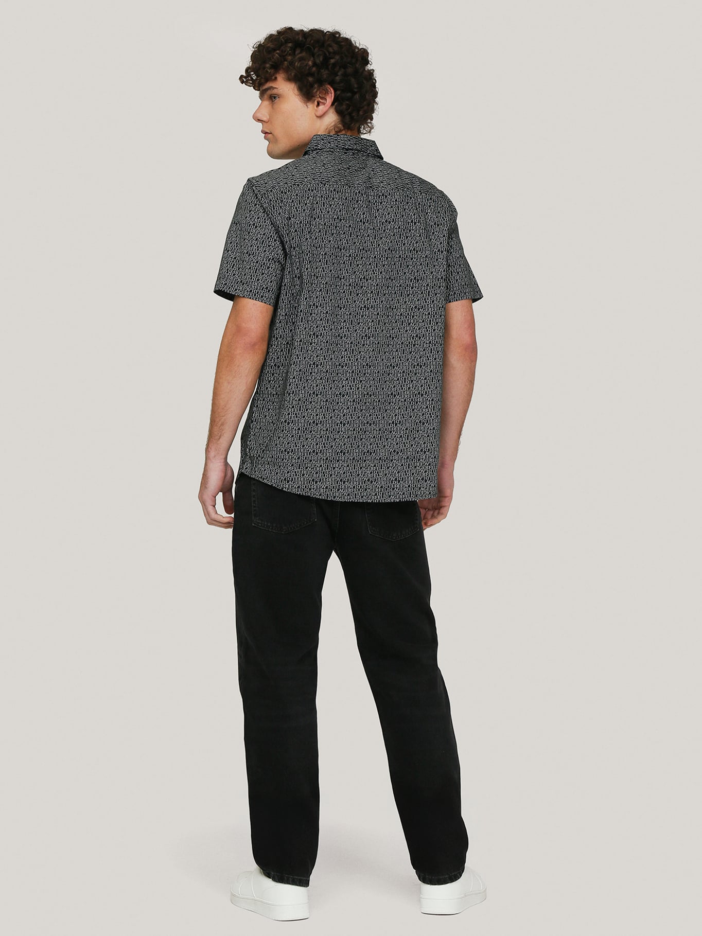 CAMISA CON ESTAMPADO TOTAL - 3