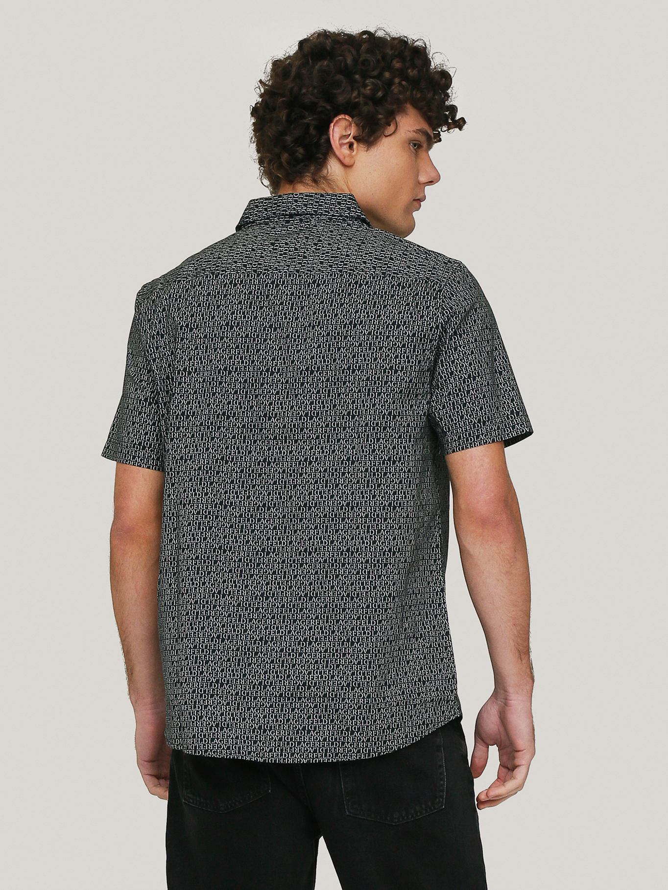 CAMISA CON ESTAMPADO TOTAL - 4