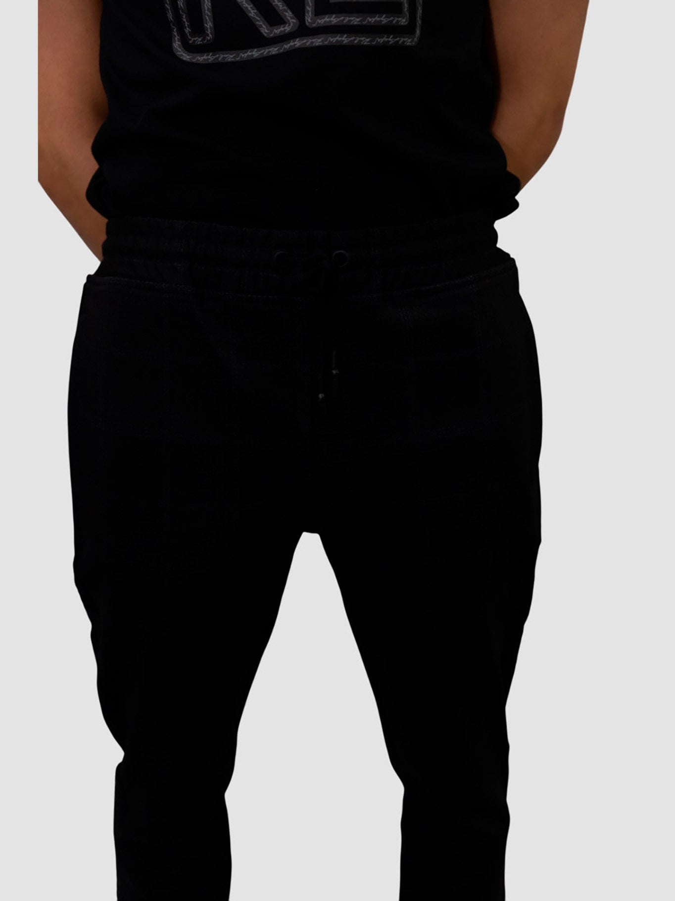 JOGGER A CUADROS CON LOGO - 1