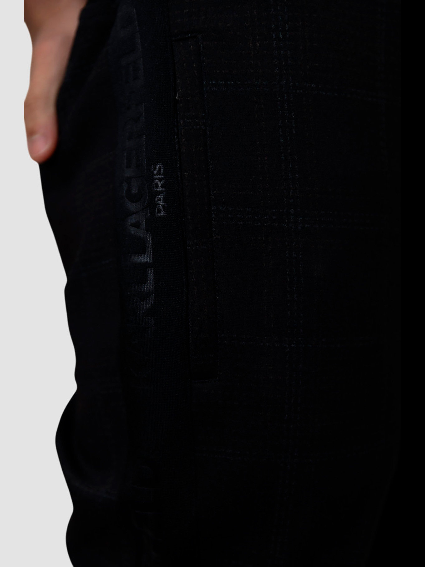 JOGGER A CUADROS CON LOGO - 4