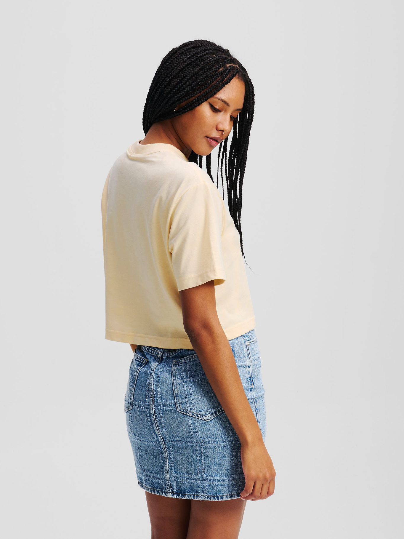 POLERA CROPPED CON MONOGRAMA - 3