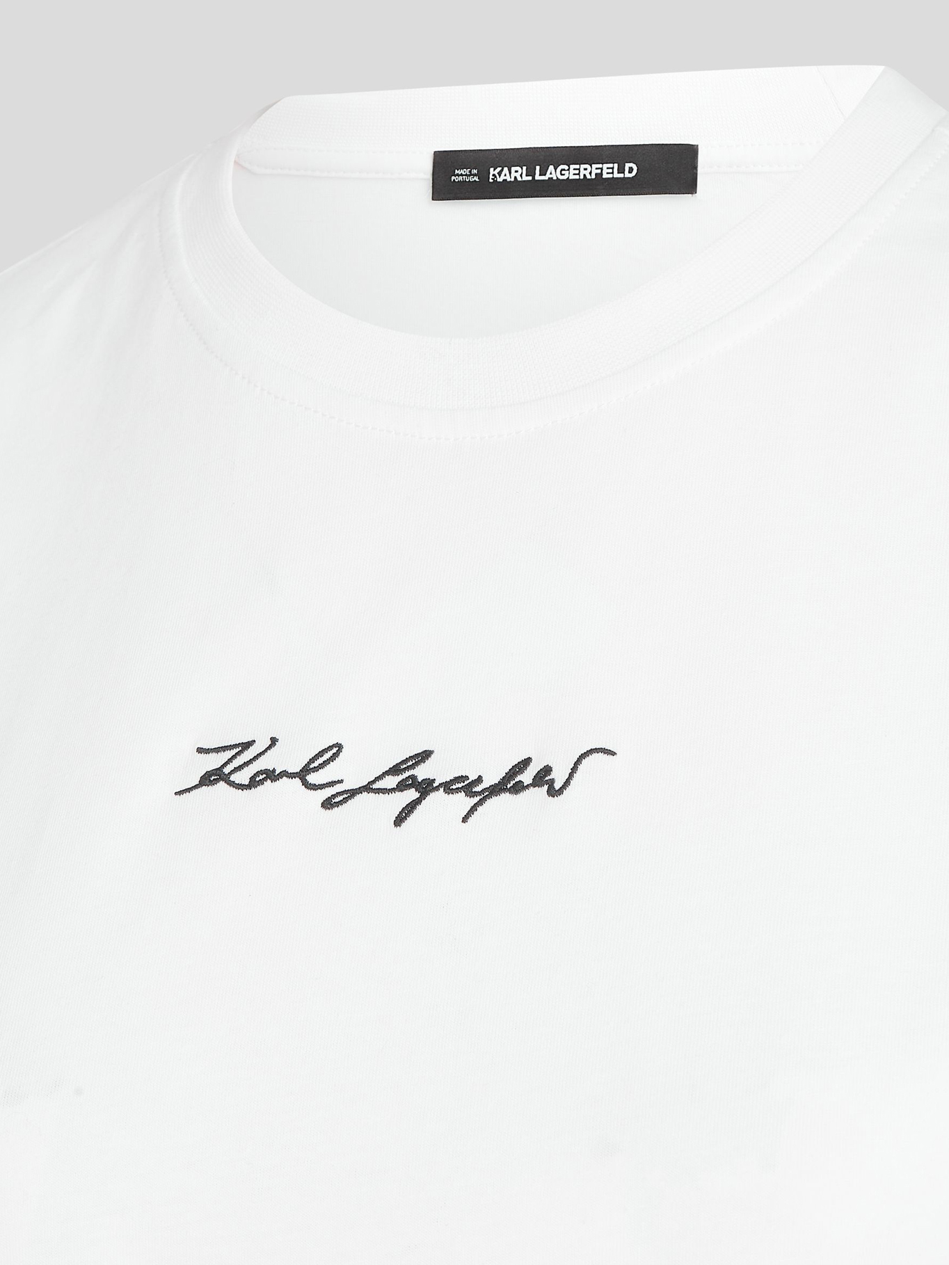 POLERA ESSENTIAL CON FIRMA BORDADA - 3