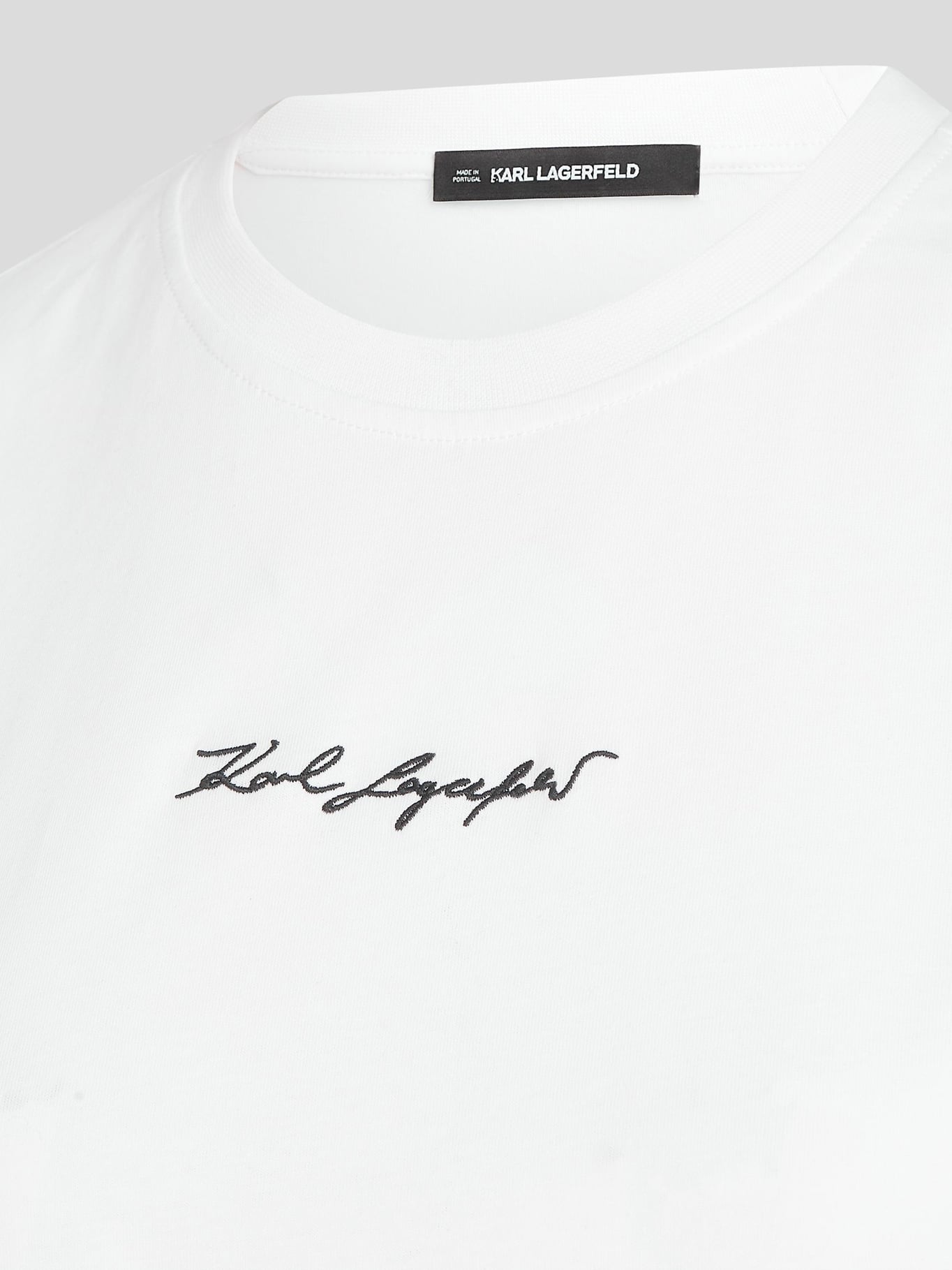 POLERA ESSENTIAL CON FIRMA BORDADA - 3
