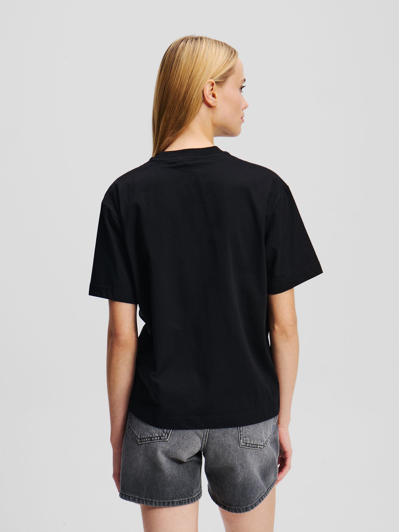 POLERA REGULAR CON LOGO EN CAJA - 3