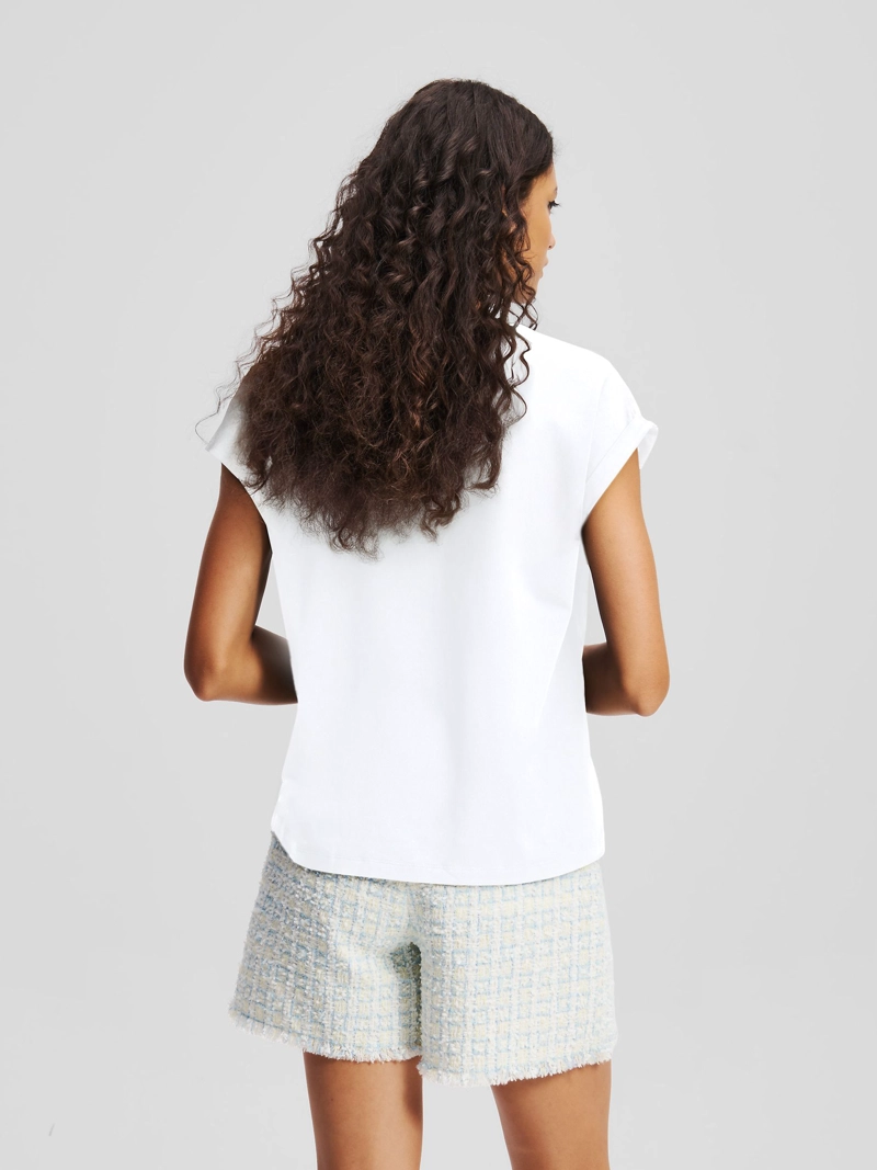 POLERA CON PEDRERIA KARL SIGNATURE - 3