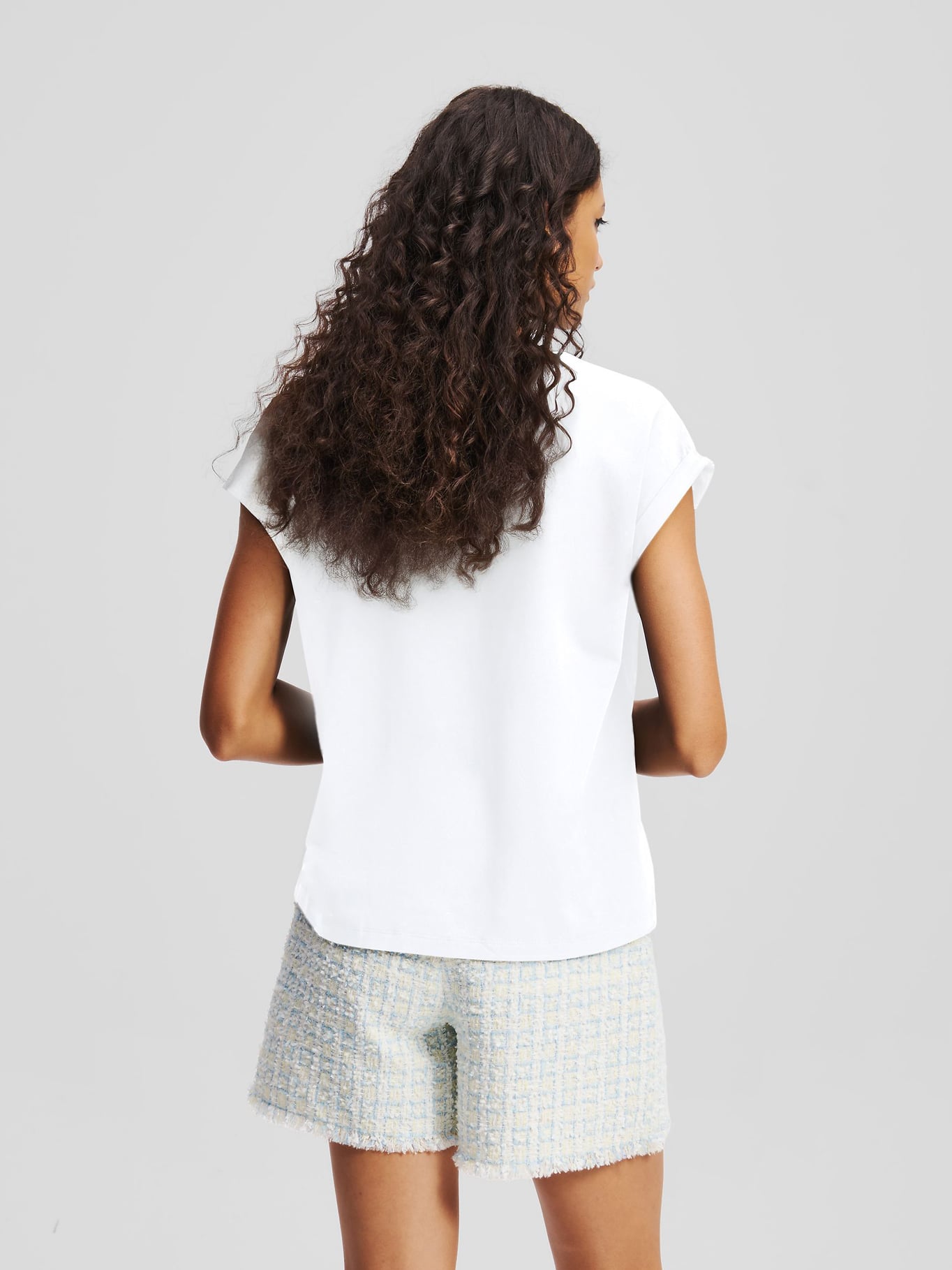 POLERA CON PEDRERIA KARL SIGNATURE - 3