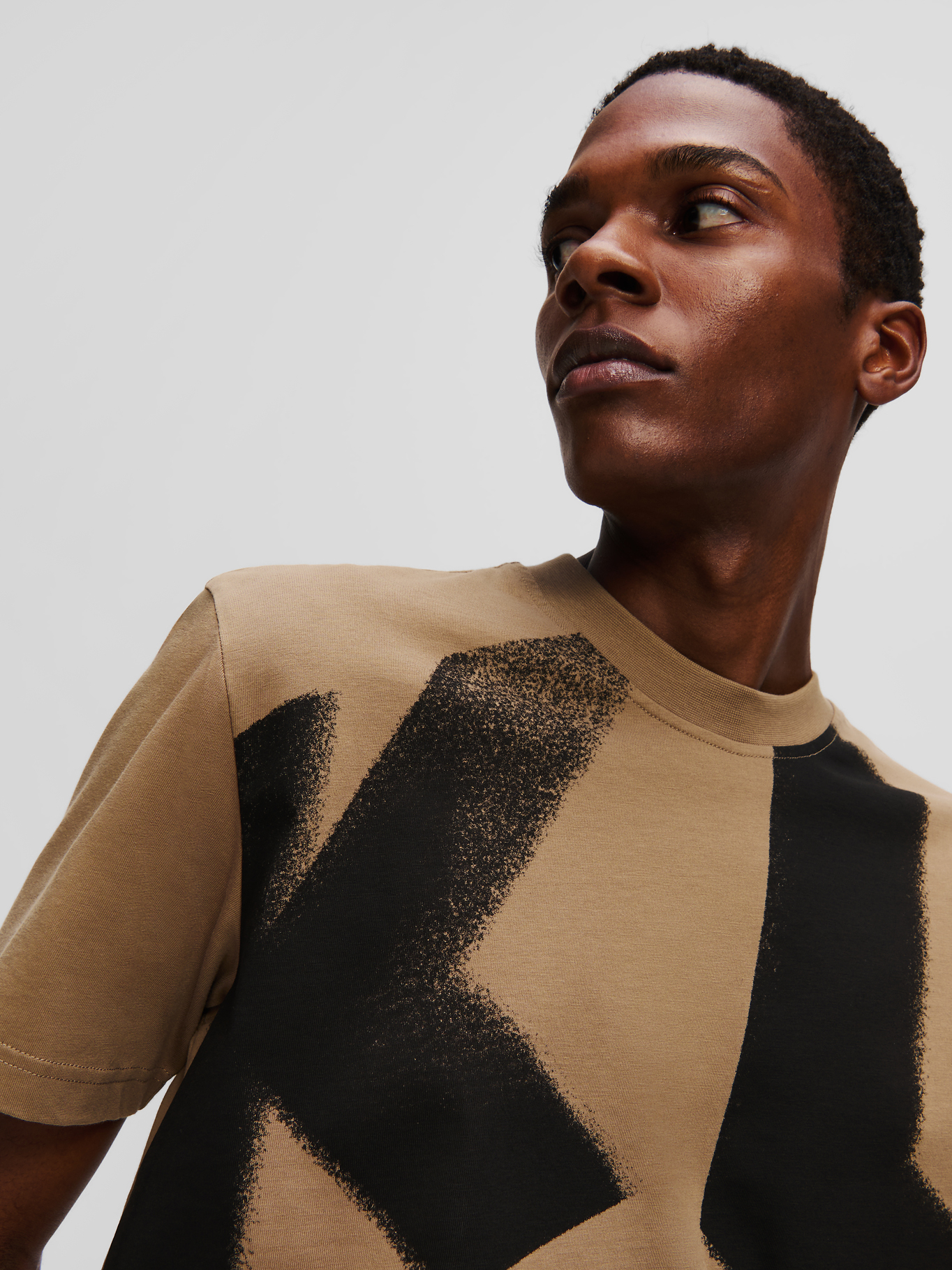 POLERA REGULAR CON MONOGRAMA - 4