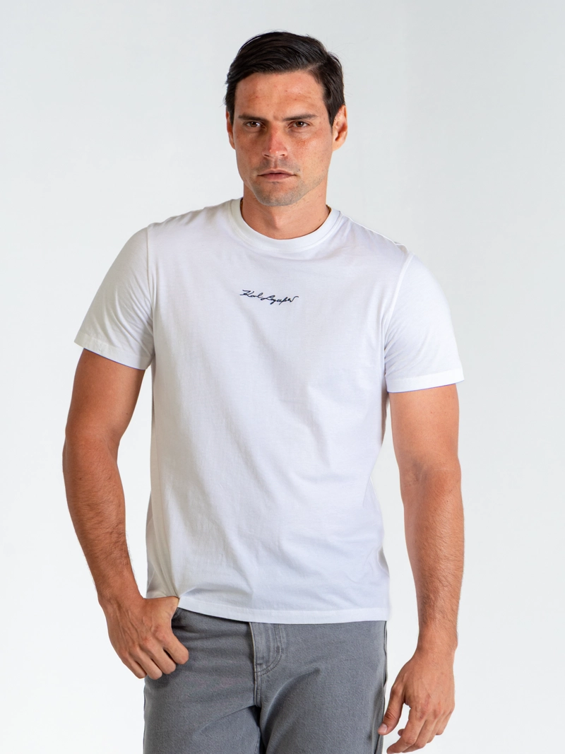 POLERA ESSENTIAL CON FIRMA BORDADA - 1