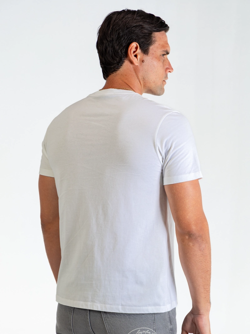 POLERA ESSENTIAL CON FIRMA BORDADA - 3