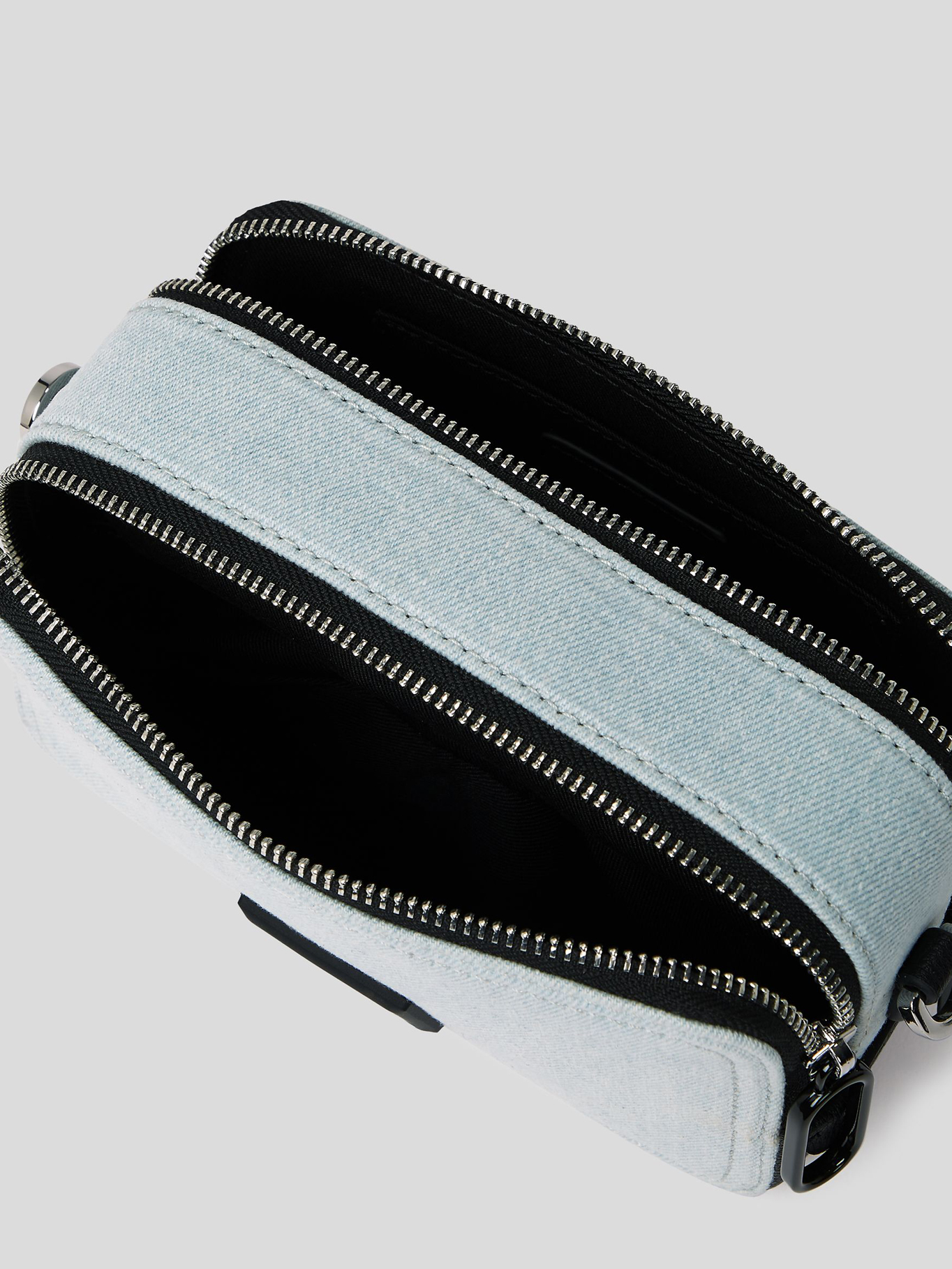 CARTERA DENIM CON LOGO EN CAJA - 4