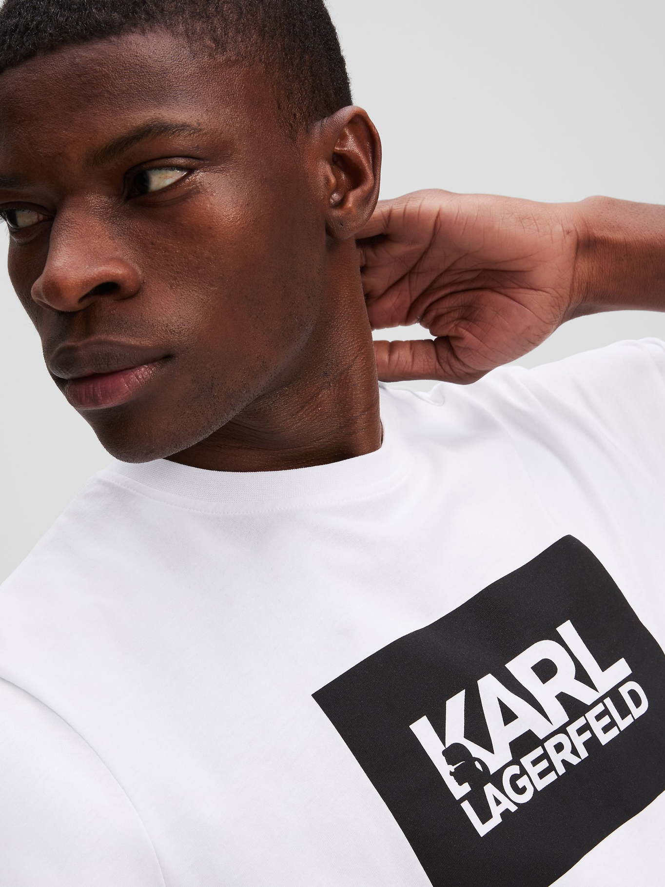 POLERA CON LOGO DE KARL - 4