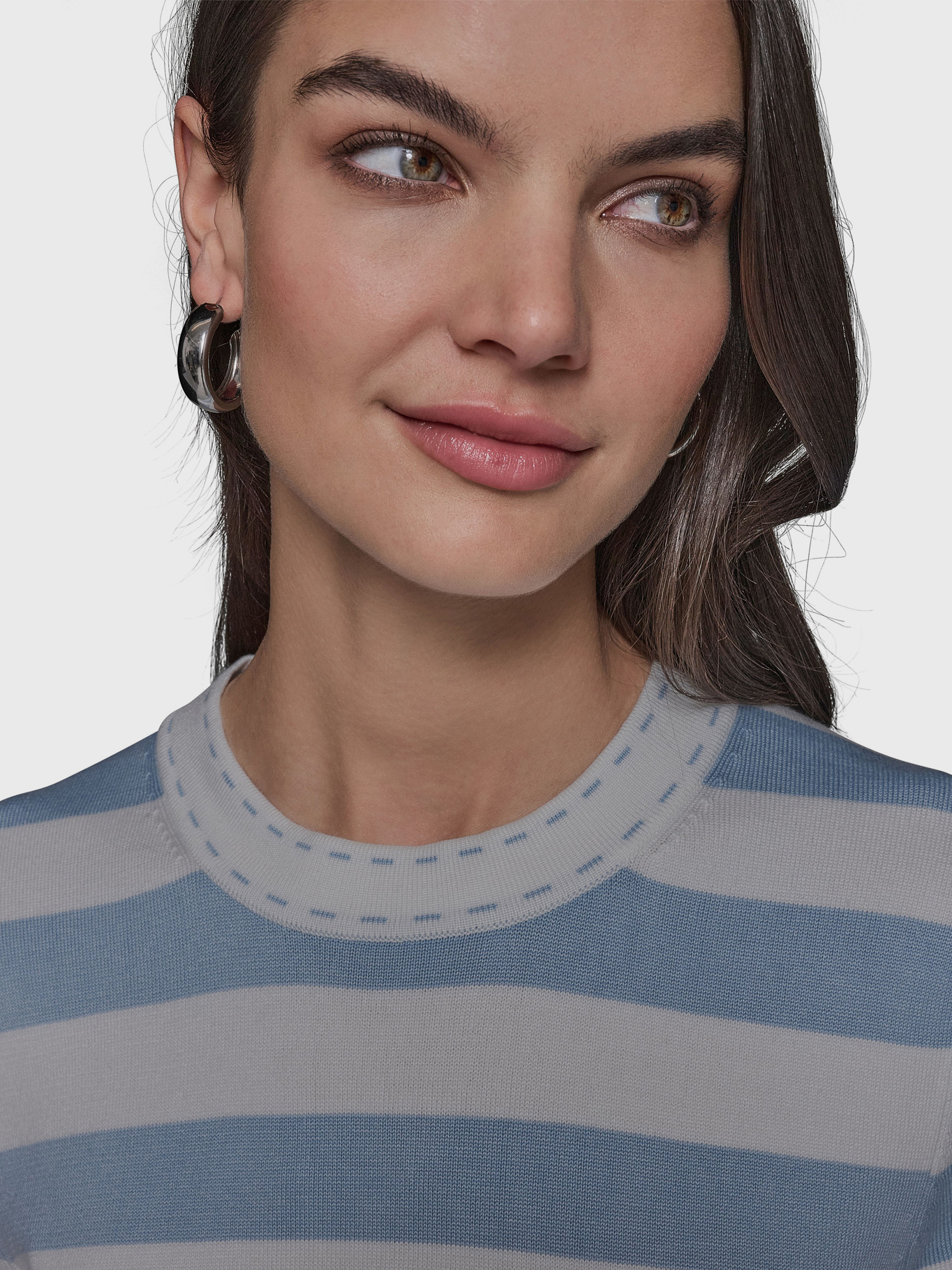 SWEATER DE RAYAS CON CUELLO REDONDO - 4