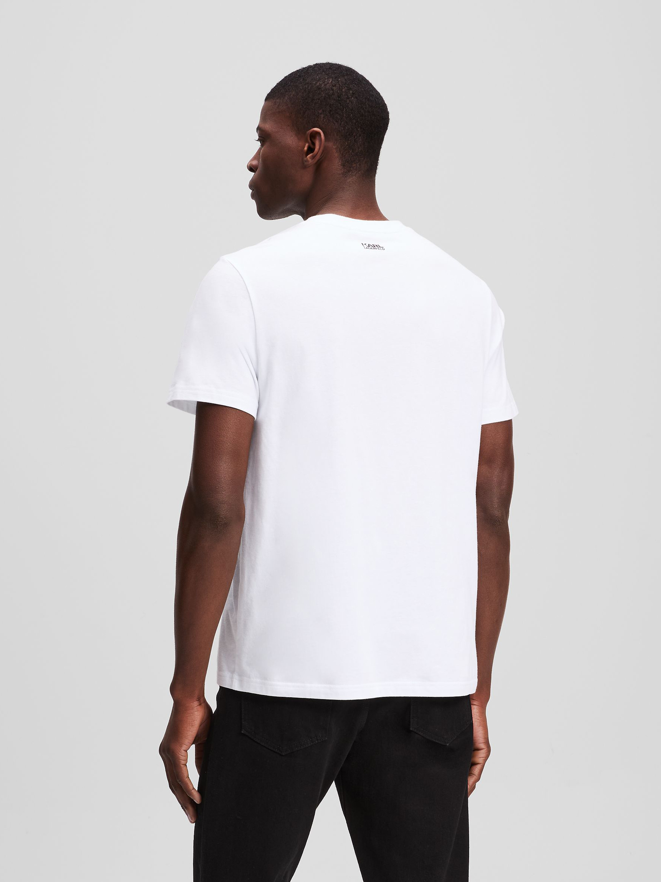 POLERA CON LOGOTIPO - 3