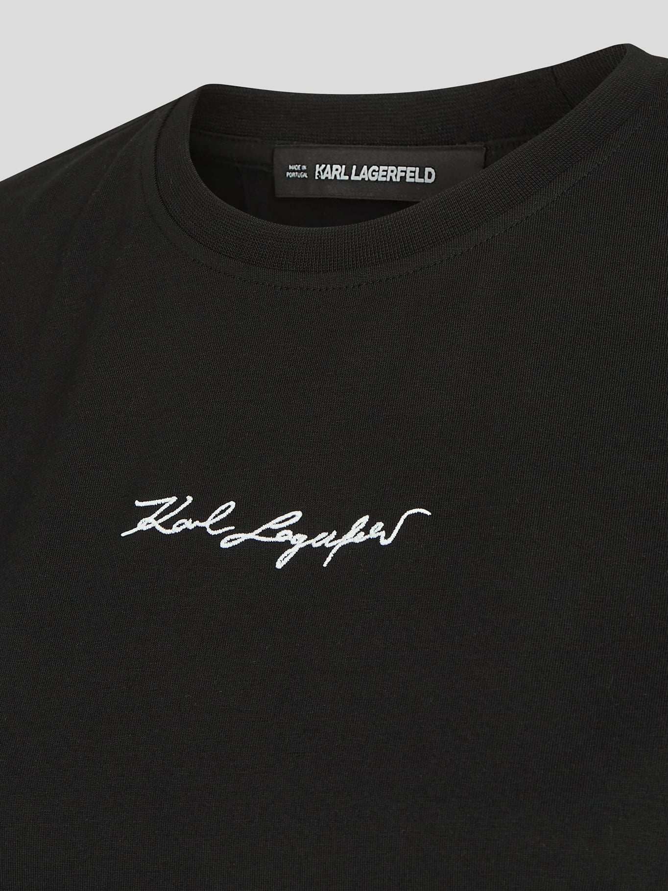 POLERA ESSENTIAL CON FIRMA BORDADA - 3