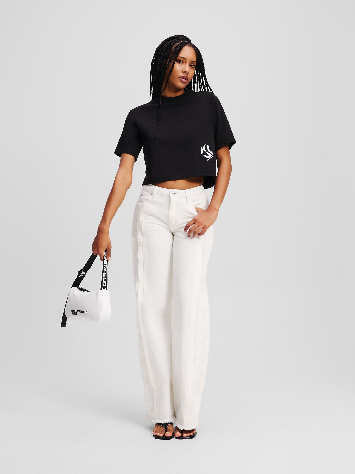 POLERA CROPPED CON MONOGRAMA - 2
