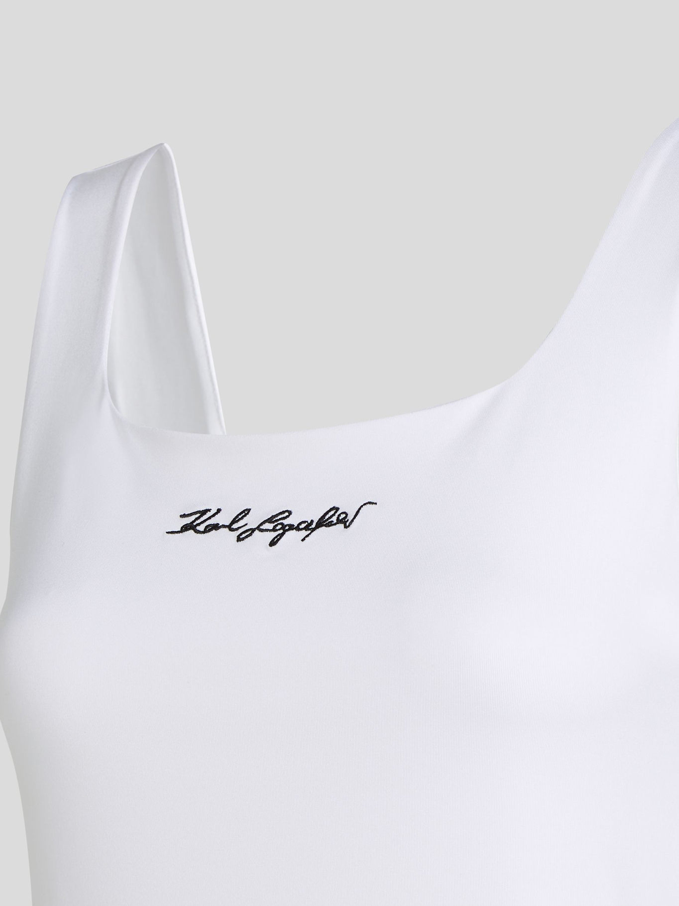 POLERA CON FIRMA BORDADA - 3