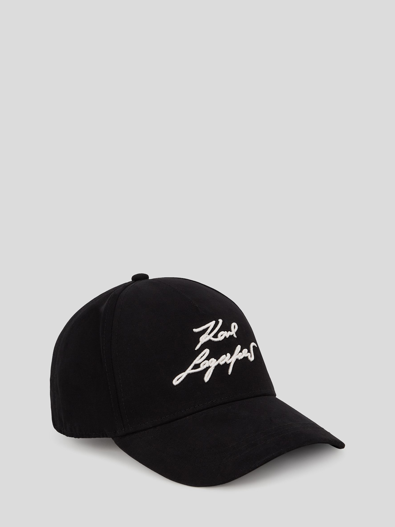 JOCKEY CON FIRMA BORDADA EN RELIEVE - 1