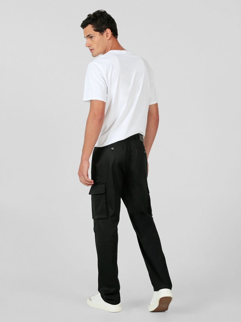 PANTALON CARGO CON TEJIDO DE SARGA - 4
