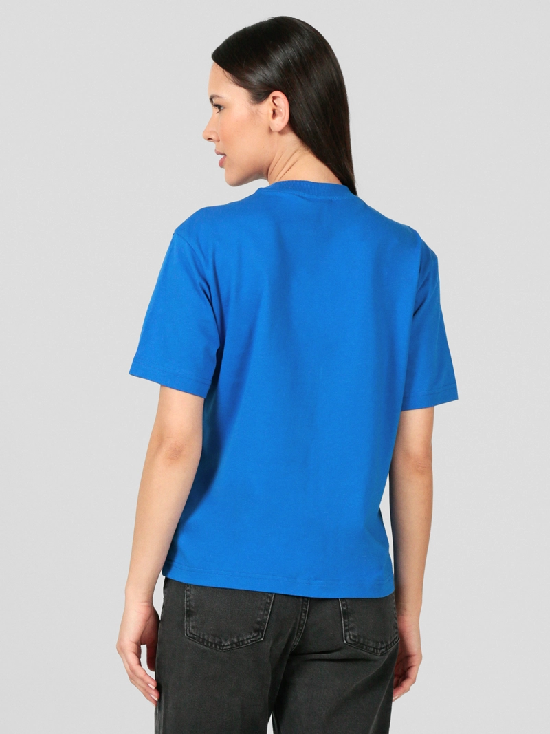 POLERA REGULAR CON LOGO EN CAJA - 3