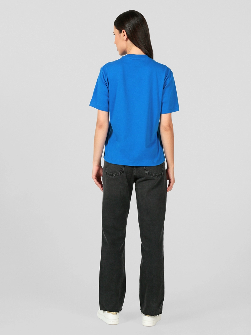 POLERA REGULAR CON LOGO EN CAJA - 4