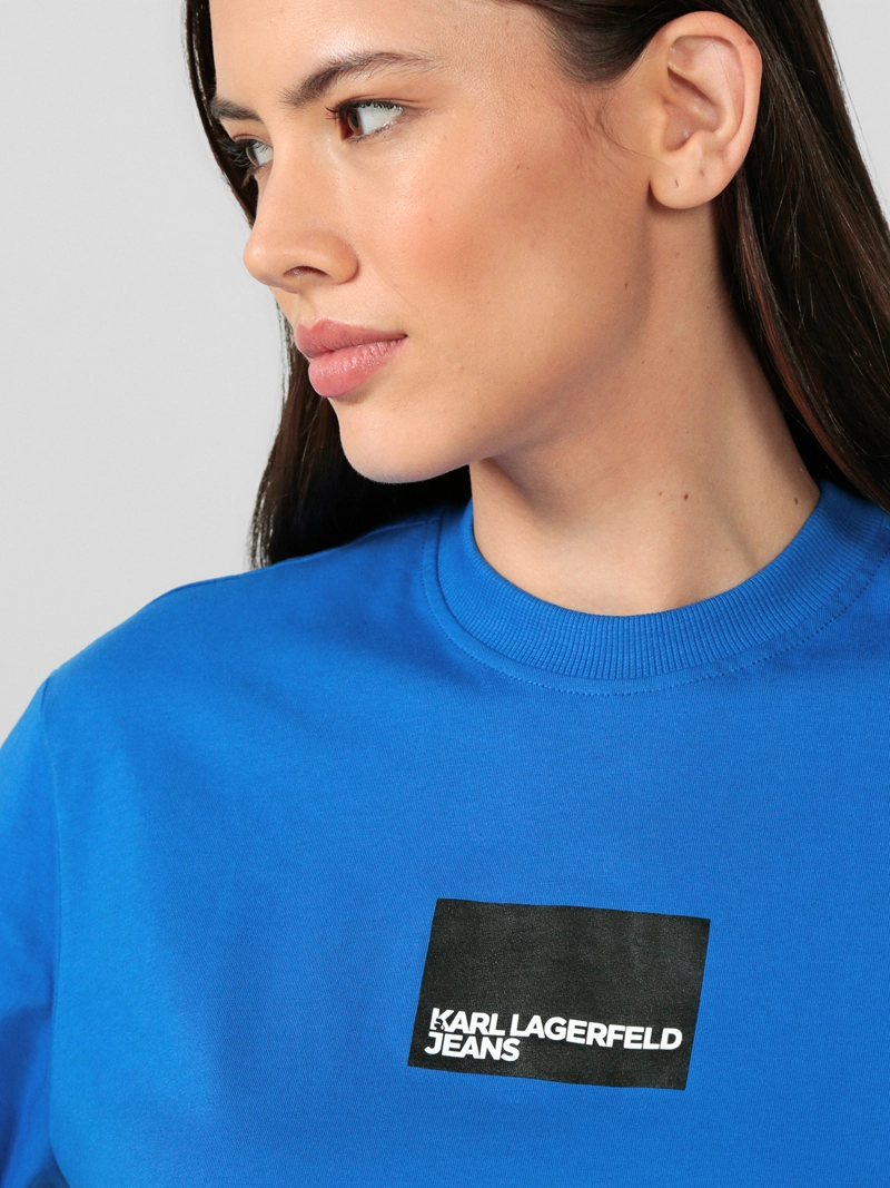 POLERA REGULAR CON LOGO EN CAJA - 5