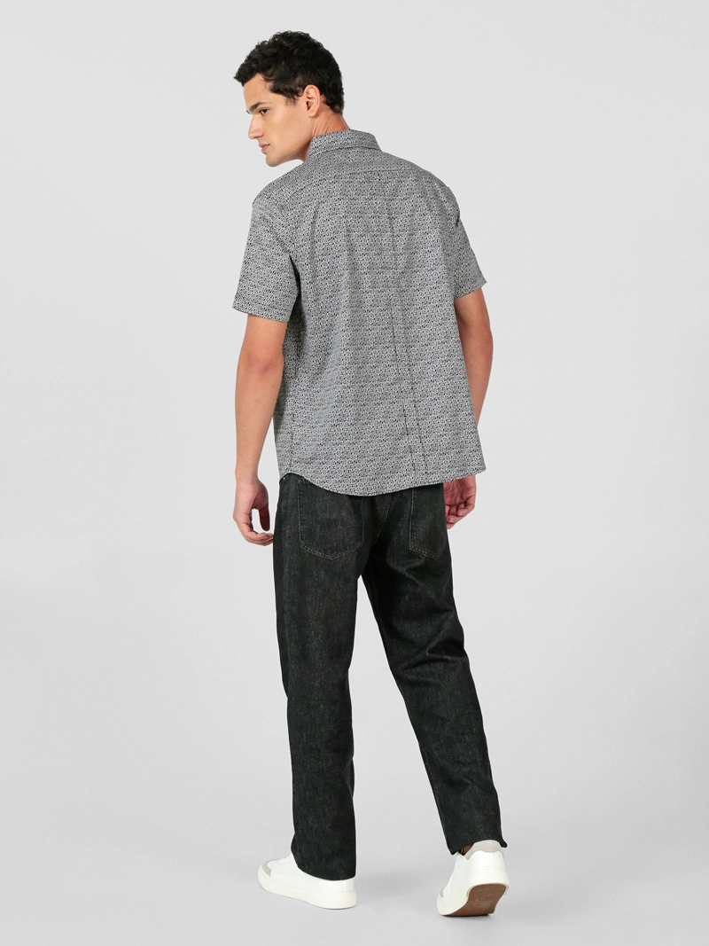 CAMISA DE MANGA CORTA CON ESTAMPADO INTEGRAL DE LOGO - 4
