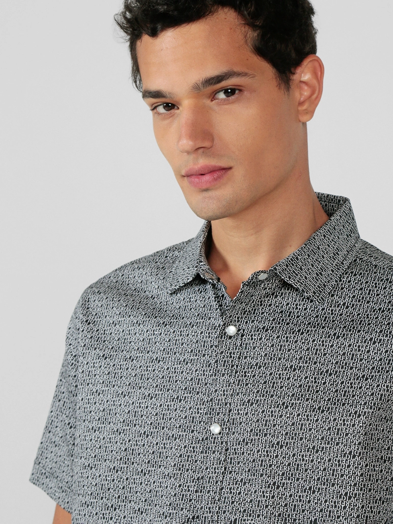CAMISA DE MANGA CORTA CON ESTAMPADO INTEGRAL DE LOGO - 5