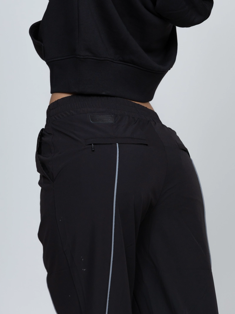 PANTALON DEPORTIVO DE NAILON - 4