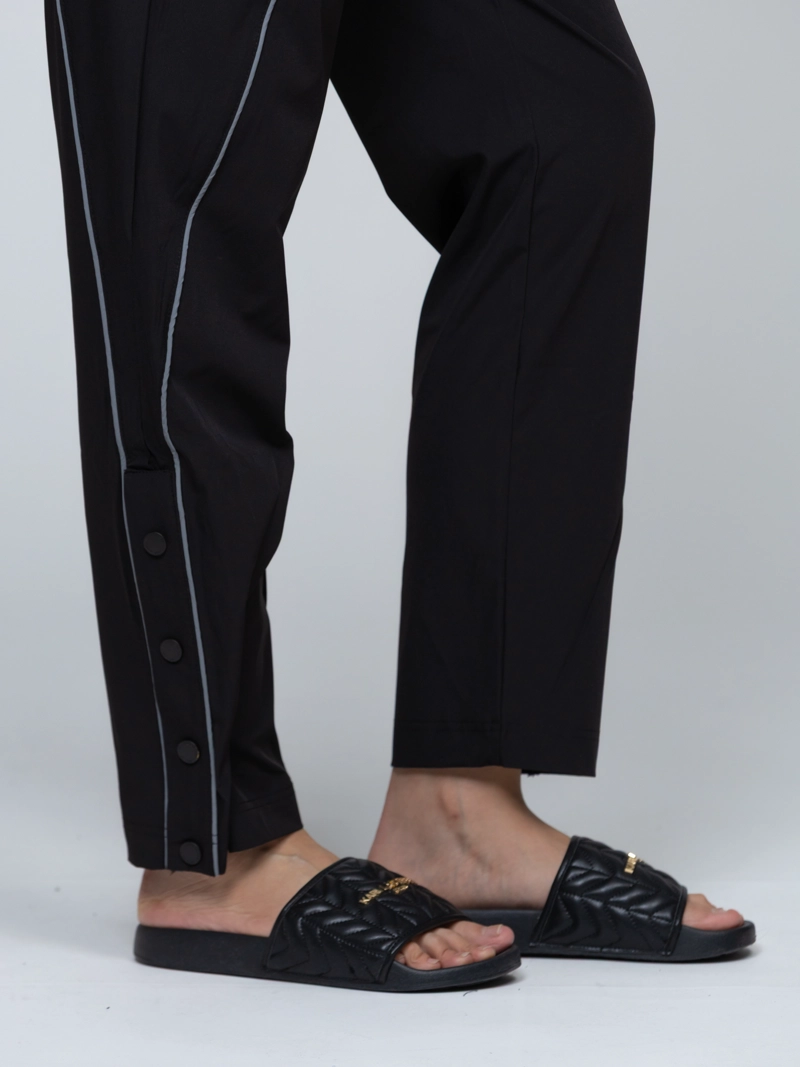 PANTALON DEPORTIVO DE NAILON - 6
