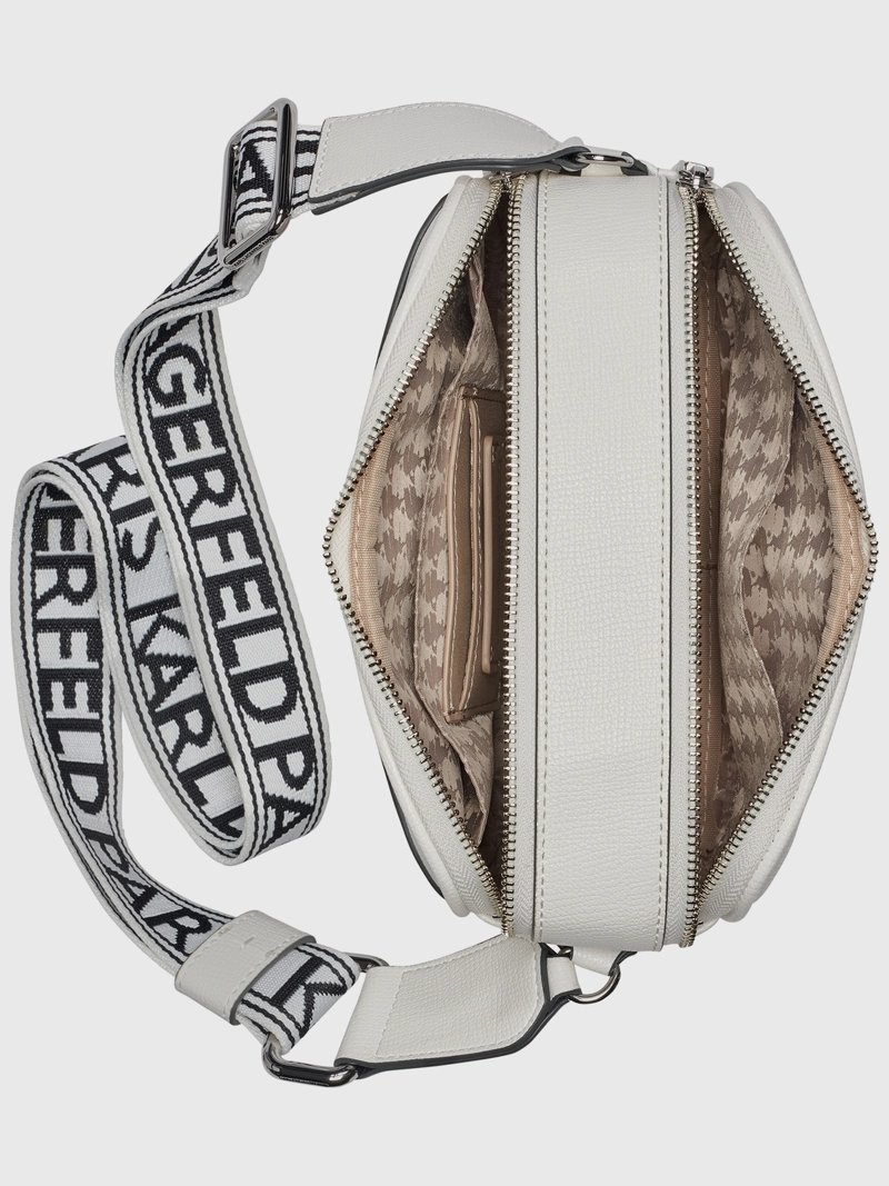 CARTERA BANDOLERA CON LOGO EN CONTRASTE - 3