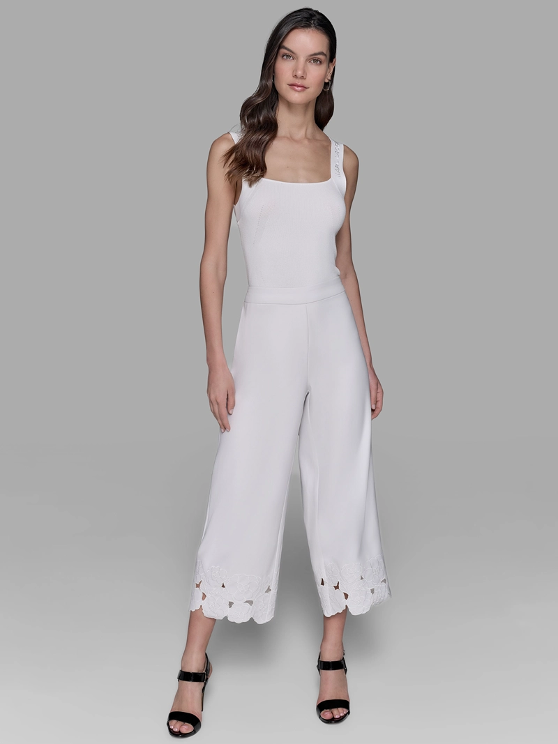 PANTALON CON DETALLES BORDADOS FLORALES - 2