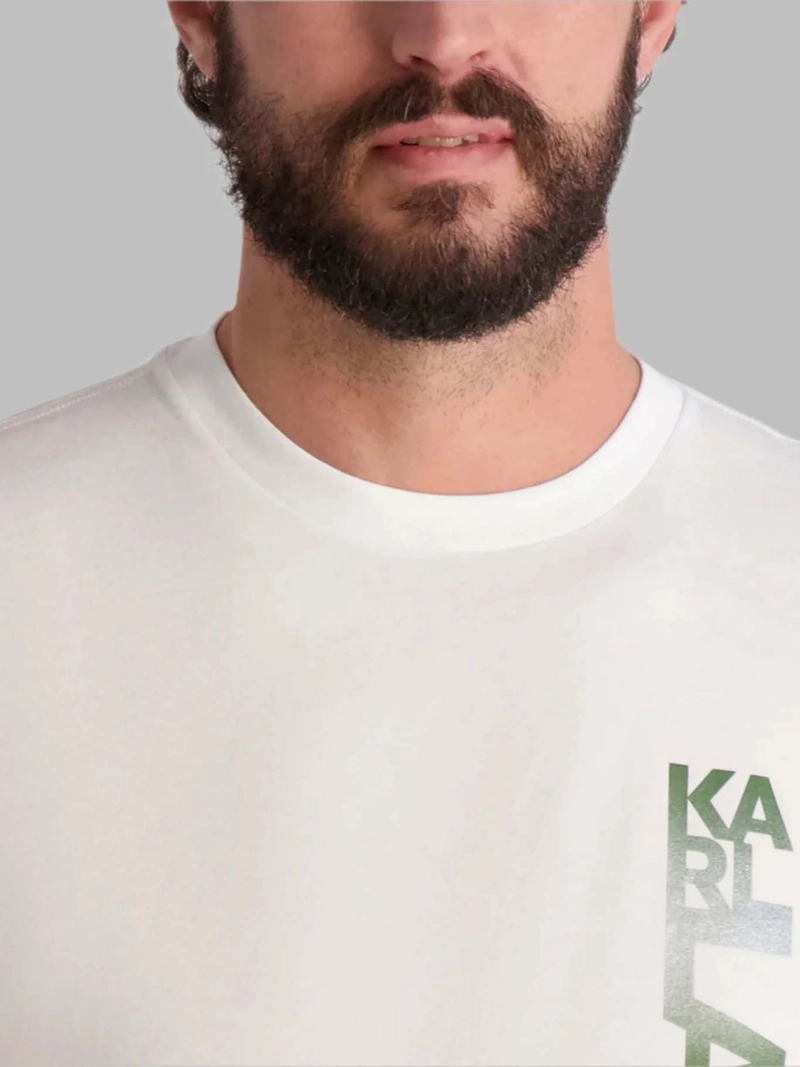 POLERA CON LOGO DE EFECTO METALICO - 5