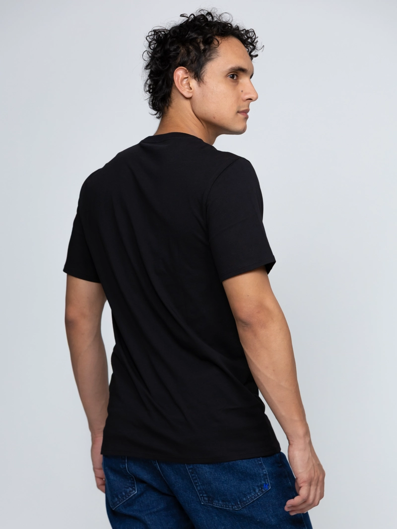 POLERA CON LOGO DE EFECTO METALICO - 2