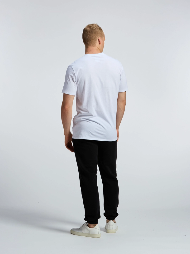 POLERA CON GRAFICO DE KARL CON EFECTO DESGASTADO - 4
