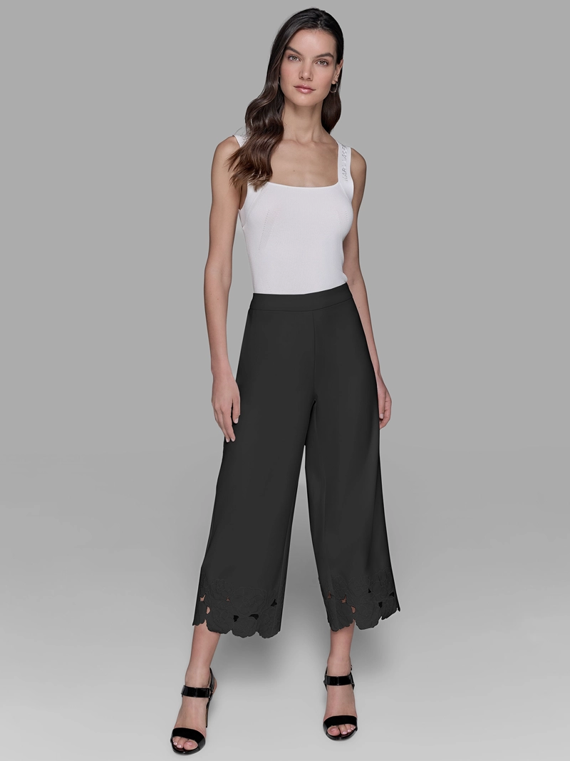 PANTALON CON DETALLES BORDADOS FLORALES - 2
