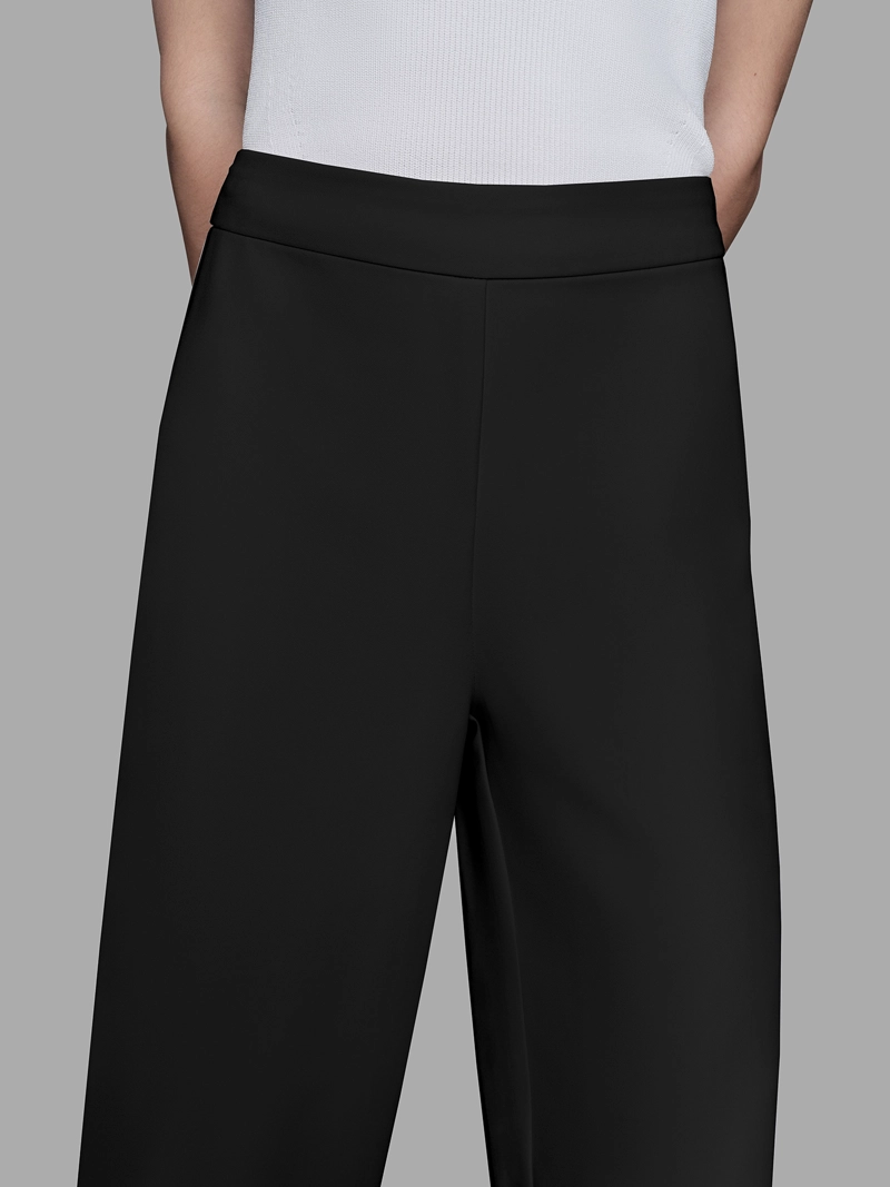 PANTALON CON DETALLES BORDADOS FLORALES - 5