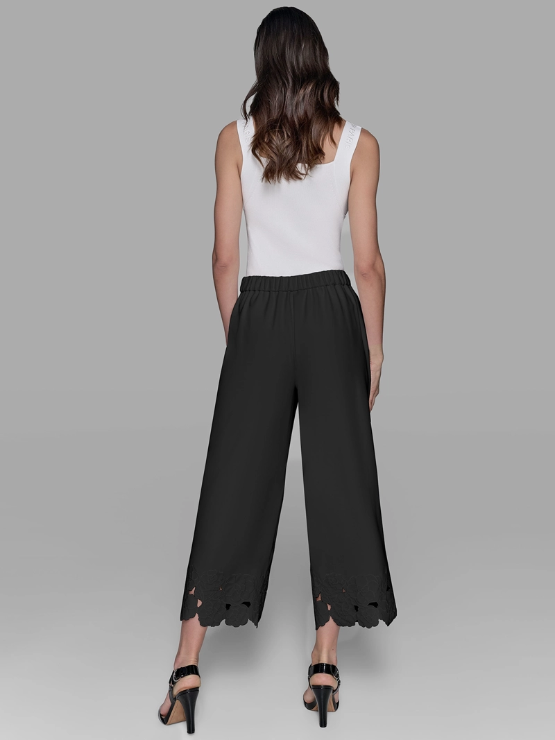 PANTALON CON DETALLES BORDADOS FLORALES - 6