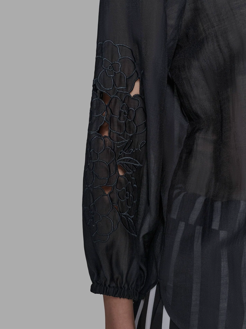 BLUSA CON MANGAS CALADAS Y DISEÑO FLORAL - 6