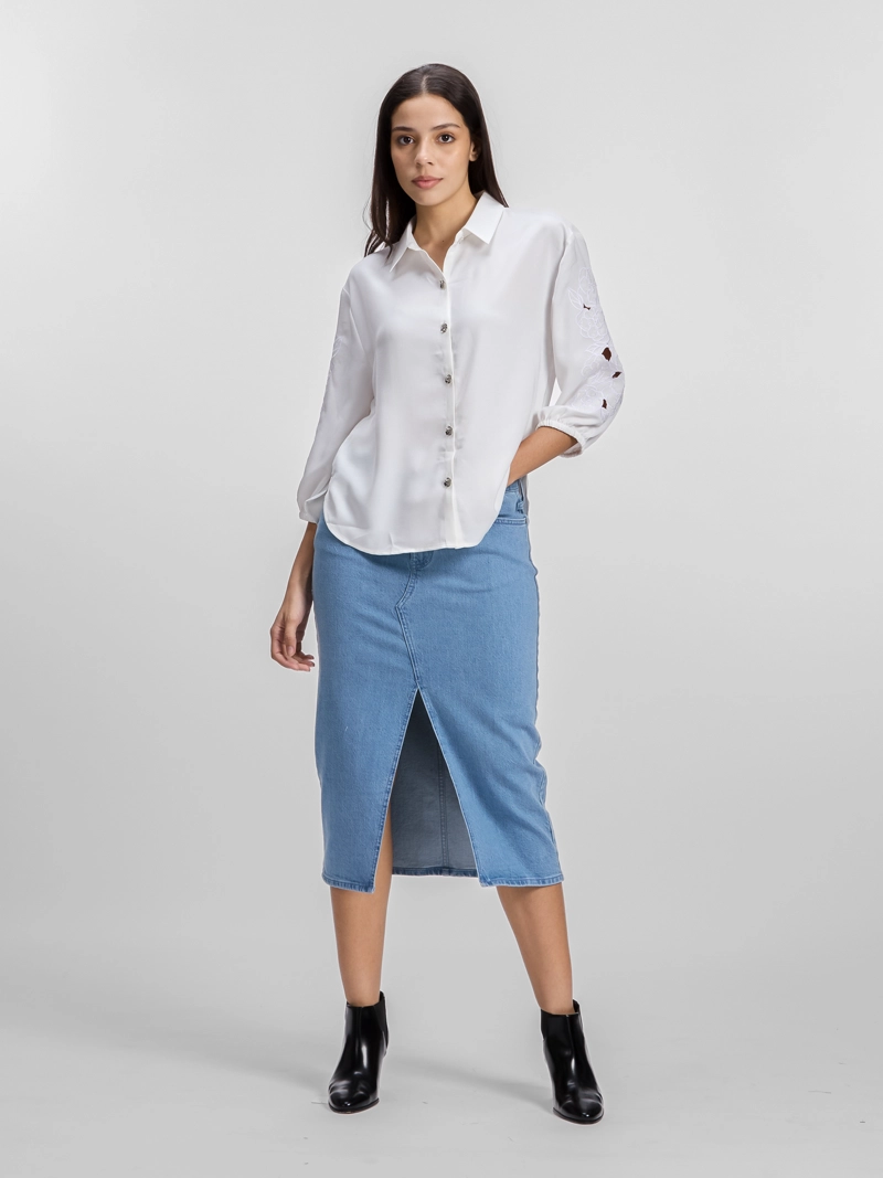 BLUSA CON MANGAS CALADAS Y DISEÑO FLORAL - 2