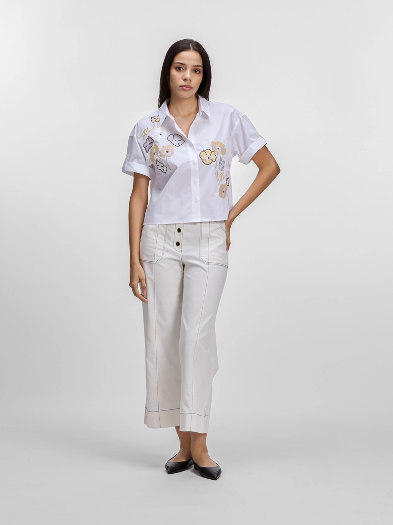 CAMISA CAMP CON DISEÑO DE BORDADO FLORAL - 2