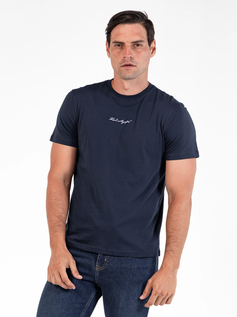 POLERA ESSENTIAL CON FIRMA BORDADA - 1